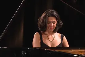 浑厚成熟的音乐知性/格鲁吉亚美女钢琴家--Khatia Buniatishvili视频封面