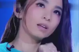 田馥甄现场版《演员》唱哭林俊杰