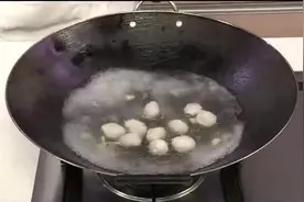 上海青汆猪肉丸这样做太香了，学会这招，敢称厨神视频封面