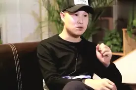 38岁小沈阳和35岁沈春阳近照，被批长得丑的女儿如今逆袭成功！