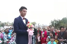 有其父必有其女，爸爸好帅，女儿漂亮又乖巧！视频封面