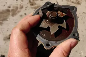 汽车水温时高时低，新手操作导致这种结果，一般师傅想不到这个！视频封面
