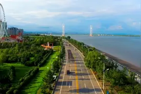丹东国门湾新区 - 未来的区域综合交通枢纽，中国边境最具有代表性的形象窗口。#丹东 #哈喽丹东 @抖音小助手视频封面