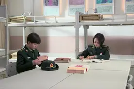 军校女儿收到妈妈来信，曾经的梦想自己都已遗忘，妈妈却一直记得视频封面