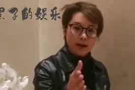 袁立宣布结婚，高调晒吻照，老公是80后诗人视频封面