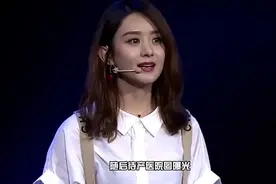 赵丽颖上海待产冯绍峰父亲开红色路虎抵达医院视频封面