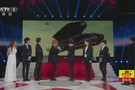 可爱！6位帅气小哥哥上演“海绵宝宝配音秀”，带你回到小时候视频封面