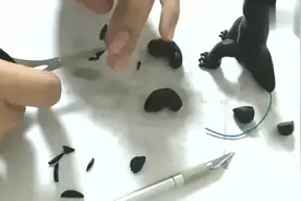 驯龙高手的手办有点贵，自己用粘土捏一个夜煞，步骤简单易学