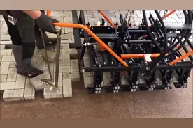 老外铺砖像在搭积木，重点是他们用的机械，确实很先进！