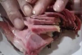 四川农村这种形似牛肉却比牛肉还美味的“猪脖子”，你们吃过吗？视频封面
