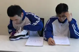 今天音乐课，老师也跟上了节奏