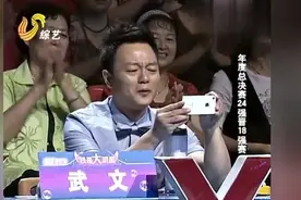 18岁女孩《柔术》表演惊艳全场，评委都忍不住拍照，全场鼓掌叫好视频封面