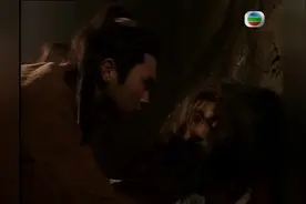 老顽童被毒蛇咬伤命不久矣 郭靖让其喝自己的血解毒