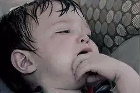 宝宝睡觉出汗多，正常吗？视频封面