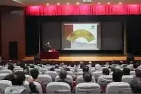 严蔚冰：易筋经的传承者、传播者，60多岁的他依然在路上图片