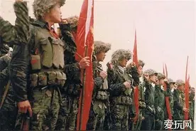 国产军游到最后都没站起来，因为背上的N座大山图片