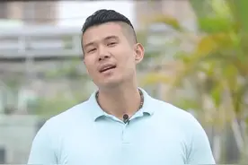 恭喜歪果仁加入低头族行列#英语@抖音小助手视频封面