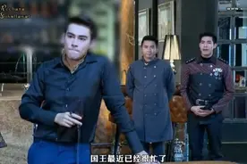 逐爱天涯:王子与侍卫的倾心交谈，左耳的耳钉是属于未来的王后。