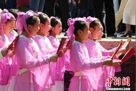 海内外千余孟子后裔聚孟子故里山东邹城 祭拜孟母孟子图片