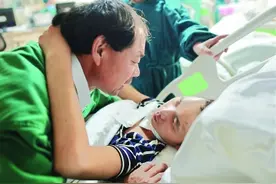 懂事的他辍学打工供弟弟读书 少年意外头部重伤渴望救助图片