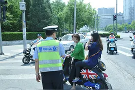 车头号牌少一字 司机开车上路被扣12分图片