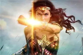《神奇女侠》正片片段首曝！女神单手挡子弹大显神威图片
