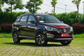 2017宝骏560怎么样 宝骏七座商务车价格图片配置图片