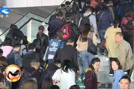 万州北站开行220趟动车应对小长假高峰