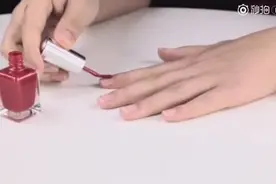 妙招解决指甲油干枯问题