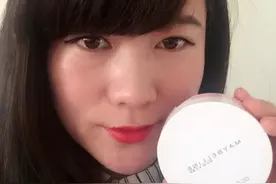 粉嫩桃花 告别苍白 美宝莲轻气垫粉CC图片