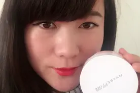 粉嫩桃花 告别苍白 美宝莲轻气垫粉CC图片