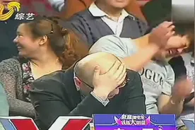 这是我见过最奇葩的大爷，一曲《香水有毒》现场耳朵集体“中毒”