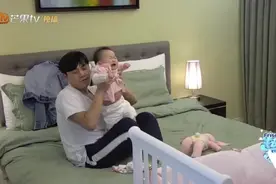 伊能静带米粒回上海的家，秦昊带娃状况多，看文艺男神怎么办视频封面