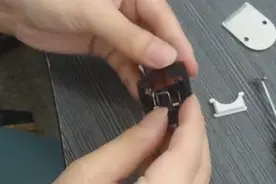 这么轻松的理发器刀头弹簧更换 你学会了吗？视频封面