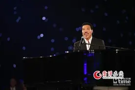 乐坛大咖齐聚MusiCares晚会 莱昂内尔·里奇获殊荣 众星为格莱美预热图片