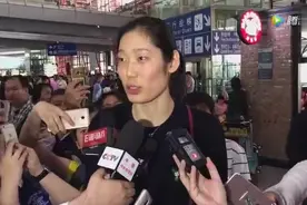 朱婷回国在机场接受央视接机采访，她表示想家了视频封面