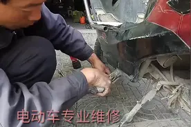 电动车支撑弹簧的更换会难倒一个修理工？掌握好技巧帮你解决问题视频封面