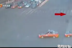 骑车人行驶轨迹让人目瞪口呆，不遵守规则，果然悲剧了！视频封面