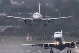 塔台控制管理人员将飞机的流量控制的相当精准视频封面