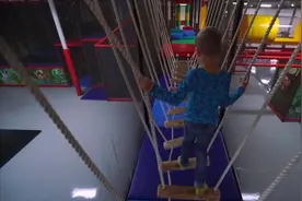 儿童游乐园室内滑梯，孩子很喜欢视频封面