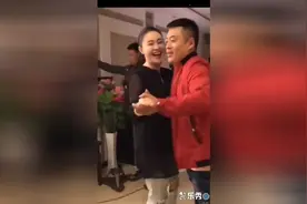关婷娜与宋晓峰搞笑舞蹈视频封面