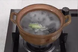美味不可挡的家常菜鹿茸炖乌鸡，学会了做给家人吃吧视频封面