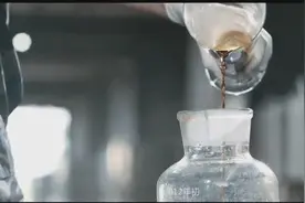 实拍取熊胆汁的过程，真的很残忍吗？