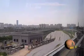 乘坐长沙磁浮快线列车去往黄花机场全程20分钟视频封面