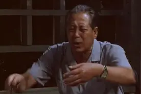 老傅：这哪里叫手纸嘛，简直就是砂纸嘛