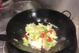 厨师嫌5800工资低要涨价，老板：别废话，先炒个菜让我看看水平！视频封面