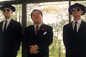 曾志伟为求婚扮演黑帮教父吓梅艳芳，曹查理的表演太亮了