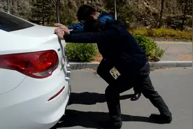 沂源快乐青年之好心办坏事，手指挖地球搞笑版，淄博沂源搞笑视频视频封面