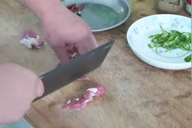 豆芽炒肉这样做最好吃，先放肉再放豆芽，味道绝了！视频封面