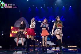 BLACKPINK演唱《WHISTLE》，这魔性的声音，忍不住扭起小蛮腰